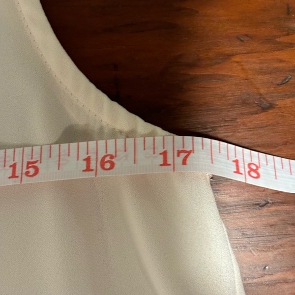 Sleeveless ivory women’s blouse size M - Picture 5 of 7